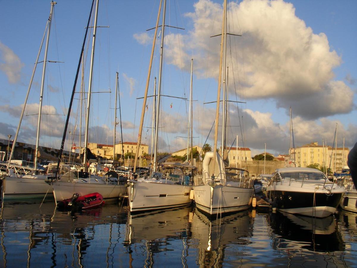 "Ausoleil" 2 Pieces Cosy Ensoleille, Tout A Pied, 50 M Du Vieux Port Saint-Raphael  Exterior photo